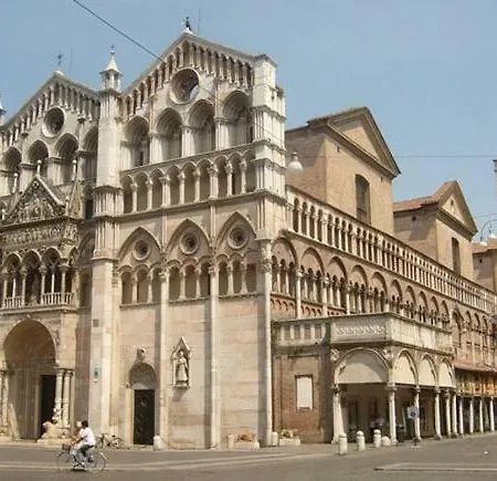 לינה וארוחת בוקר Lefarfalle