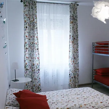 לינה וארוחת בוקר Lefarfalle